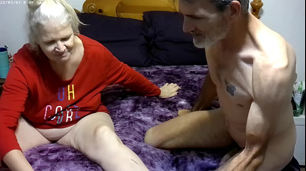 Play MP4 - Hot Momma Vee Plays With Step Cousin Jerry&comma; Gives Him A Blowjob&excl;