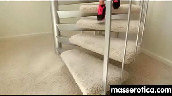 Massage therapistgiving_her patient someunknowing love_15