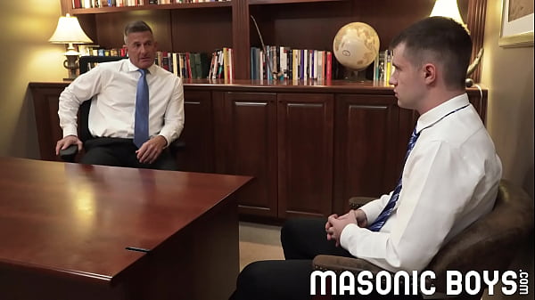 Play MP4 - DILF Master fucks boy across his office desk