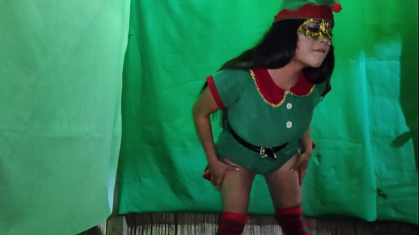 COCHINADUENDE_HEMBRA DE LA NAVIDAD ESTA MUY CALIENTE MIENTRAS_ESPERA LA NOCHE_BUENA PARA ENCONTRAR UN_MACHO SUCIO QUE_LE INSERTE UN GRAN PENE_EN SU VAGINA LATINA