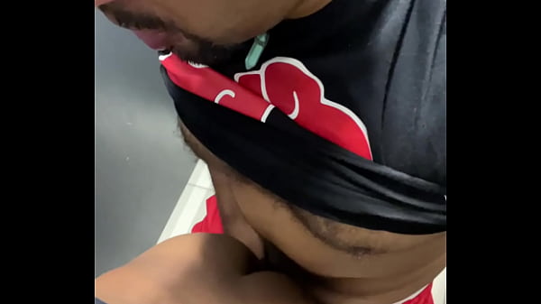 Pegou Tres Machos No Box Do Banheiro Publico, Gozaram E Sairam. thumbnail