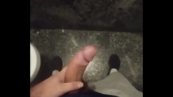 Aquela punha no banheiro da Rodovi&aacute;ria. 