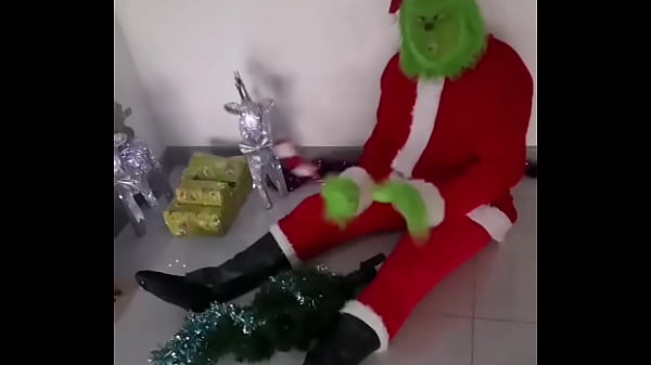 Nonton When Mr Grinch Is Left Alone... thumbnail