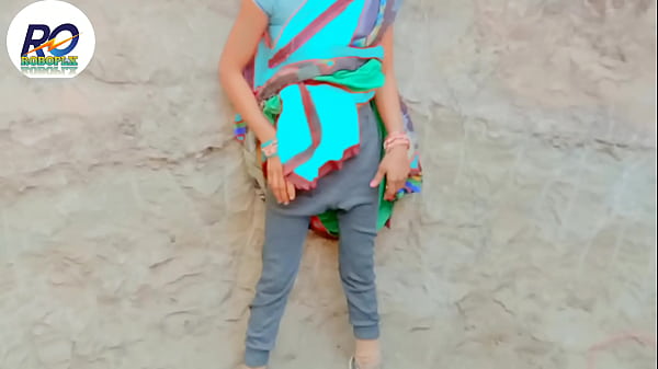 Play MP4 - Indian Desi roboplx bhabhi ne saree show karke dikhai palambar vale ke chut ghar chudai Gand