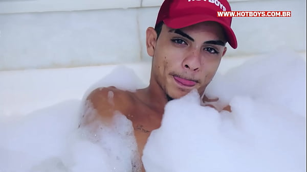 Fodendo O Safado Na Banheira! thumbnail