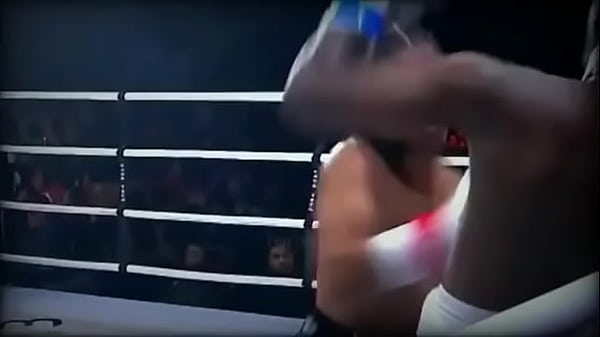 Andrógeno delineado fudendo negão daquebrada com 10anus decorre