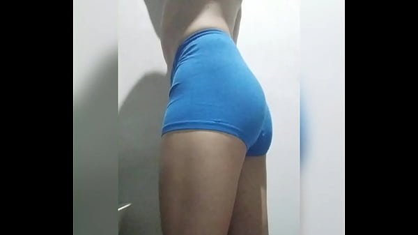 Gay Mostrando Culazo thumbnail