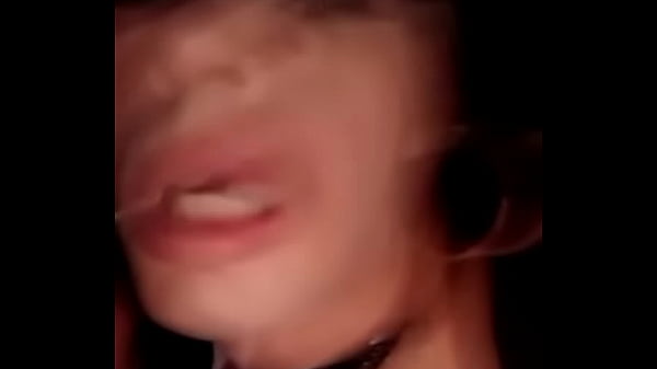 Crossdresser bem vagabunda fazendo dopping com dois machos e levando leitada 