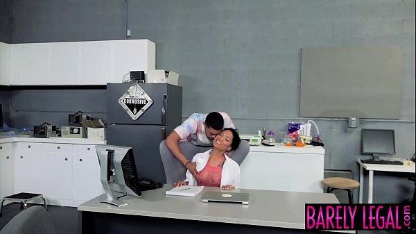 Play MP4 - Ebony doctor has her mouth filled with hot cum after fucking