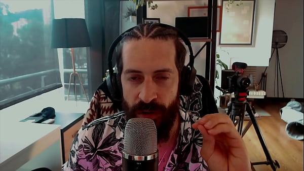 Play MP4 - Sexy perfect latina playing dirty