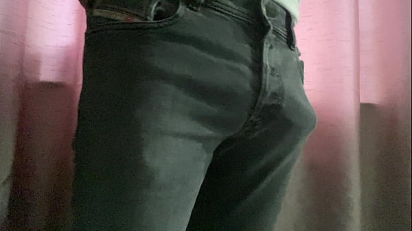 Massive british cock wanking hard, this cock makes women squirt 