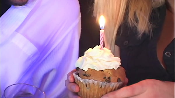 Nonton Birthday Blow - Hot Blonde Gets Fucked And Facialled On Her Birthday thumbnail