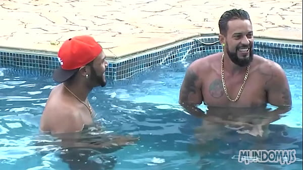 Combina&ccedil;&atilde;o Perfeita! Piscina, Sol, Dois Caras De Pau Grande Querendo Me Foder E Eu! thumbnail