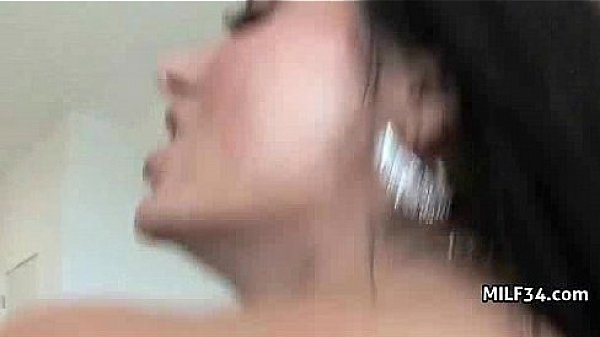 Hot cougar blows a big dick 