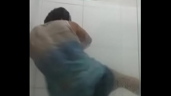 Braguianista tomando banho 