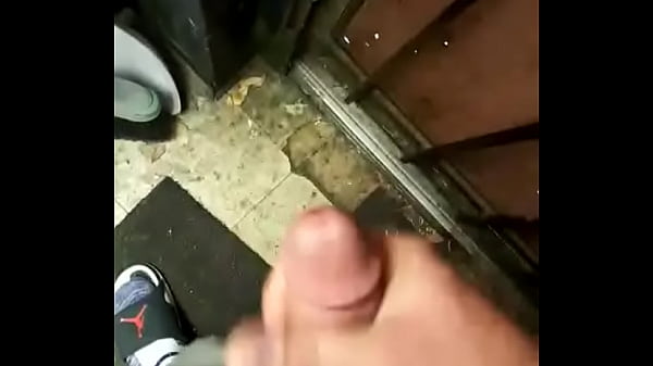 Play MP4 - 40943378-400f-40eb-a3ab-d4130e224a1b