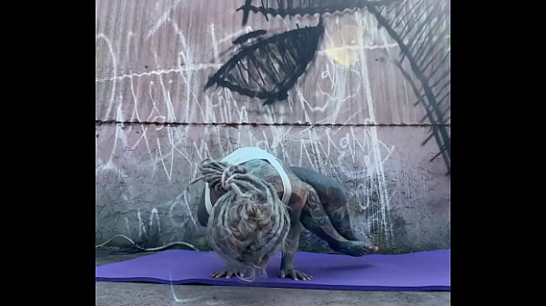 What a training Bitten by_a wasp in the middle finger I think it sa sign_to rise_the middle finger more often