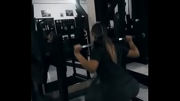 Nonton Entrenando Mi Culete thumbnail