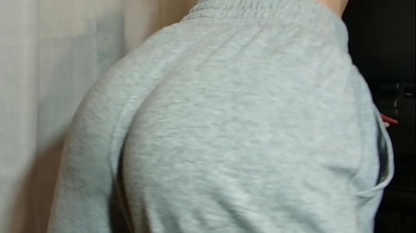 Play MP4 - dancing twerking