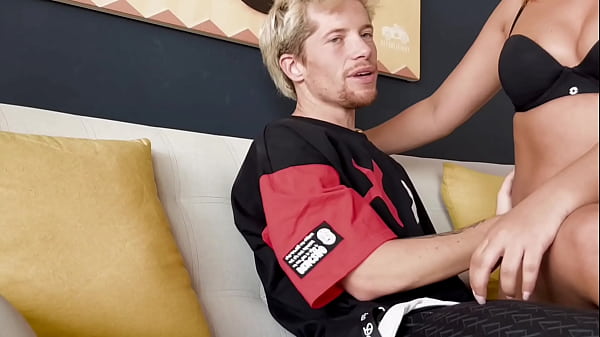 Nonton Amateur Hot Latina With Big Ass Fingering, Handjob, Blowjob, And Riding Cowgirl - Tublancopapi thumbnail