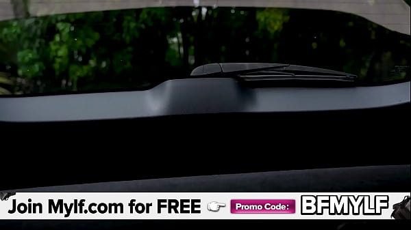 Dominican anal goddess uses her alien ass cheeks to siphon money from her new sugar daddy analmom