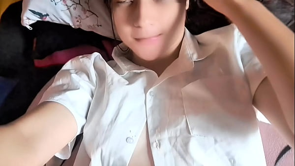 Mujer asi&aacute_tica es t&iacute_mida antes de tener sexo despu&eacute_s de la universidad