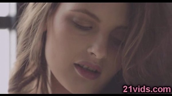 Beautiful young_girl solo