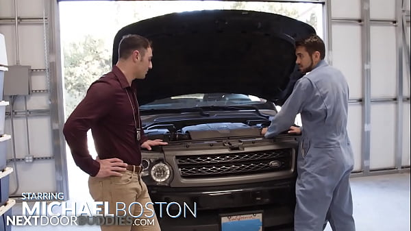 Dante Colle Raw Fucks Michael Boston's Bubble Butt 