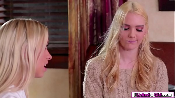 Khloe wantsto taste her stepsis pussy