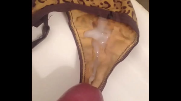 Play MP4 - Tanga usada de mi prima