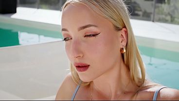 Nonton Beautiful Blonde Gets Fucked Hard By 4 Black Guys. Hardcore Piss Gangbang!! thumbnail