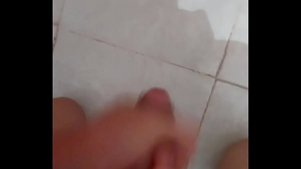 Play MP4 - Joven Se Masturba