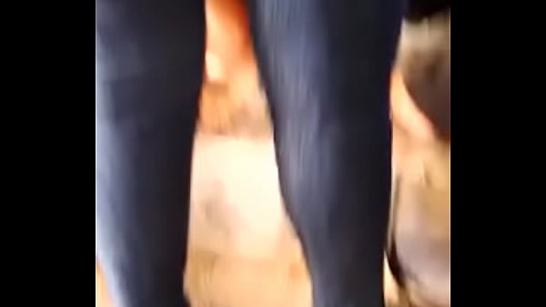 Morena com uma par de rabo 