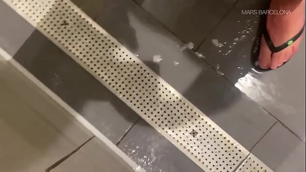 Play MP4 - Gym shower cumshots compilation