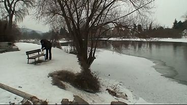Nonton Old Pervert Fucks His Granddaughter Outside In Winter thumbnail