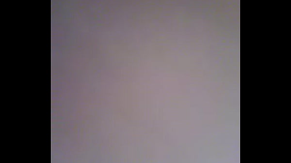 Pondo at&eacute; &agrave;s bolas na Bruninha de quatro 