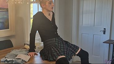 Nonton Kitchen Table Quickie Fuck thumbnail