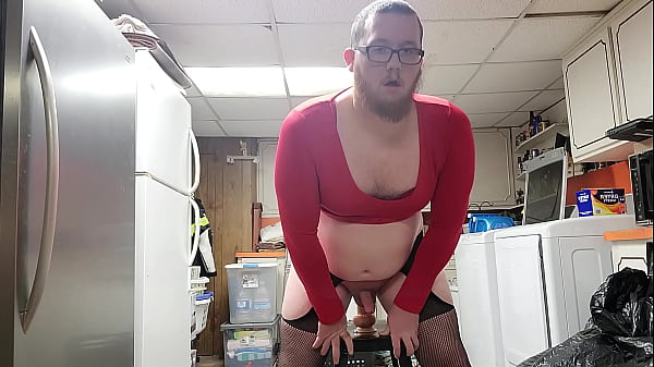 Play MP4 - bitchboy crossdresses trys new positions