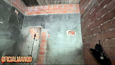 Arrastei a novinha de 18 anos depois do Bail&atilde;o de favela pro meu barraco isso foi incr&iacute;vel soquei na buceta dela sem camisinha 