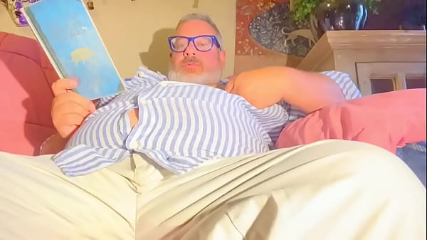 Big white ass on fat old man 