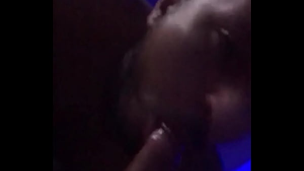 Play MP4 - Chupando o pau do pai do meu amigo