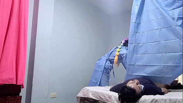 Play MP4 - La enfermera empezar&iacute;a con el tratamiento y no imaginaba que ser&iacute;a con mi polla dentro de su co&ntilde;o&comma; que enfermera sucia