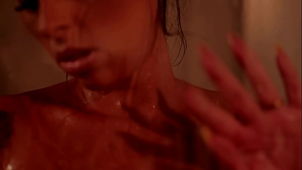 Nonton Tomando Aquele Banho Gostoso E Provocando O Fot&oacute;grafo. thumbnail