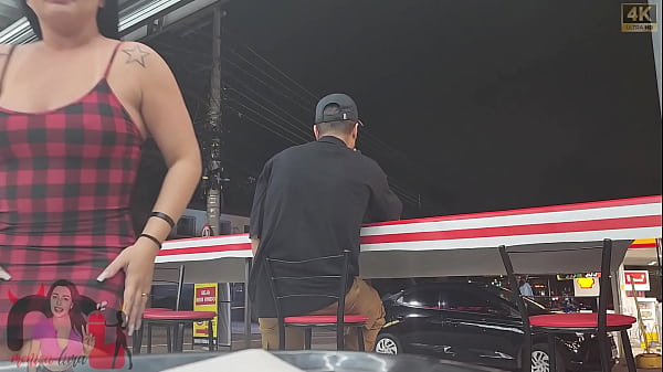 Fui Na Pastelaria E O Corno Me Desafiou A Pegar O Novinho Que L&aacute; Estava, Chupa Corno Peguei E Fodi No Estacionamento! thumbnail