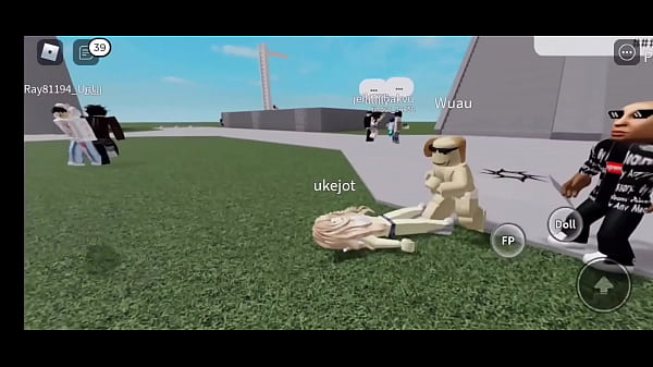 Perra es cojida anal y salvajemente por una zorra y lo disfruta muy duro