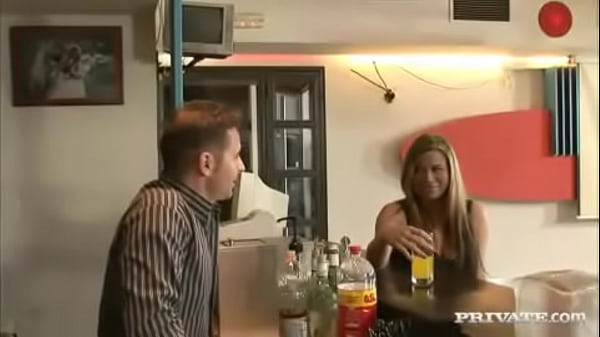 Play MP4 - Afrodite Gets Pussy Asshole and Mouth Penetrated for a Facial Cumshot