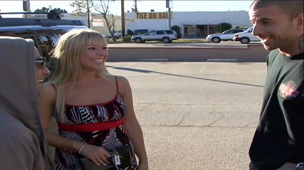 Viki La Vie is a Milf in heat