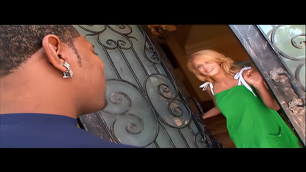 Nonton Daphne Flor Gets Broken In Even More thumbnail