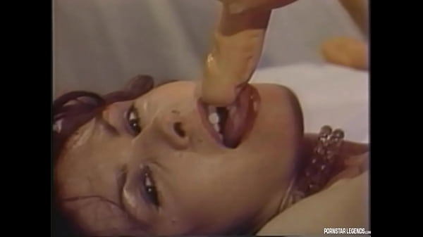 Classic Pornstar JaneyRobbinsDeep Throats a_Dildo Then Toys_With HerPussy Till She_Cums