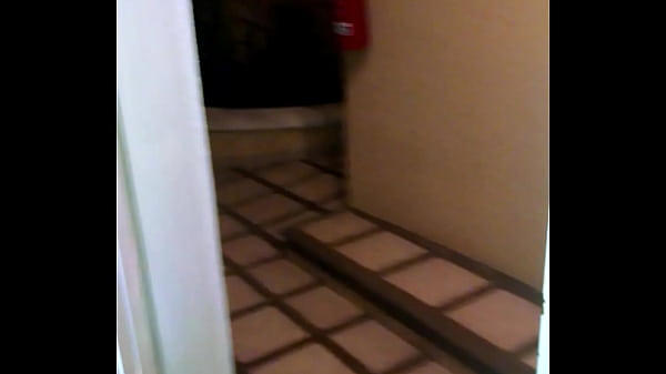 Play MP4 - Esposa Cojiendo en el hotel con puerta abierta ricos gemidos